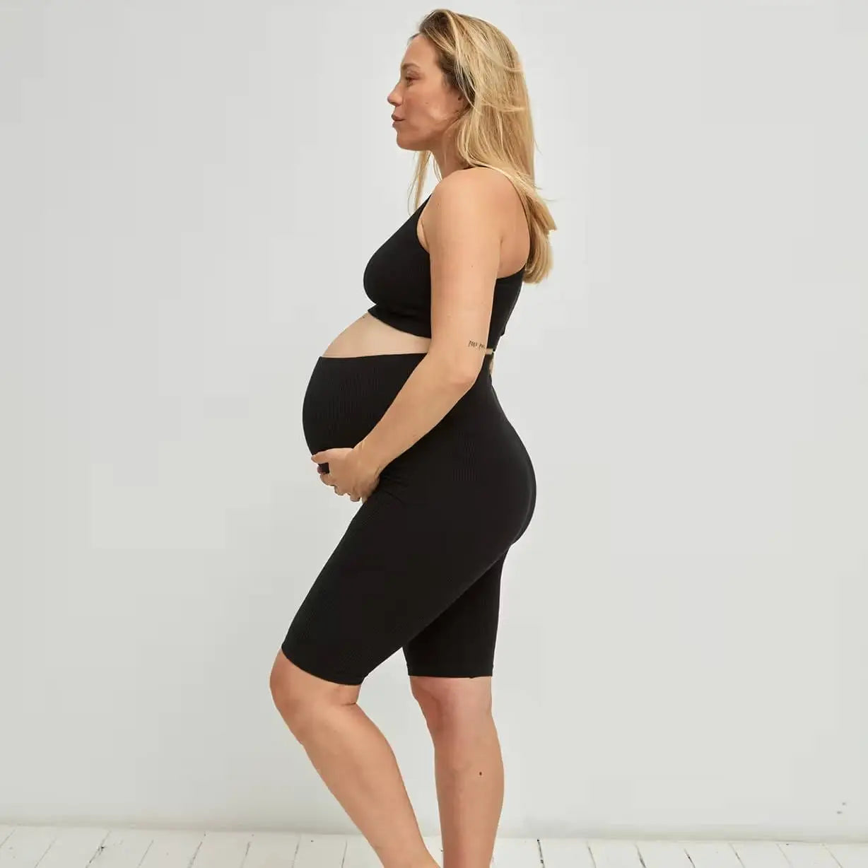 Short de grossesse confortable taille haute MOMSEREINE